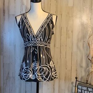 BCBGMAXAZRIA  beautiful v cut tank. Size M